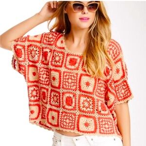 MinkPink Women’s Oversized Red and Taupe Granny Square Knit Cropped Top